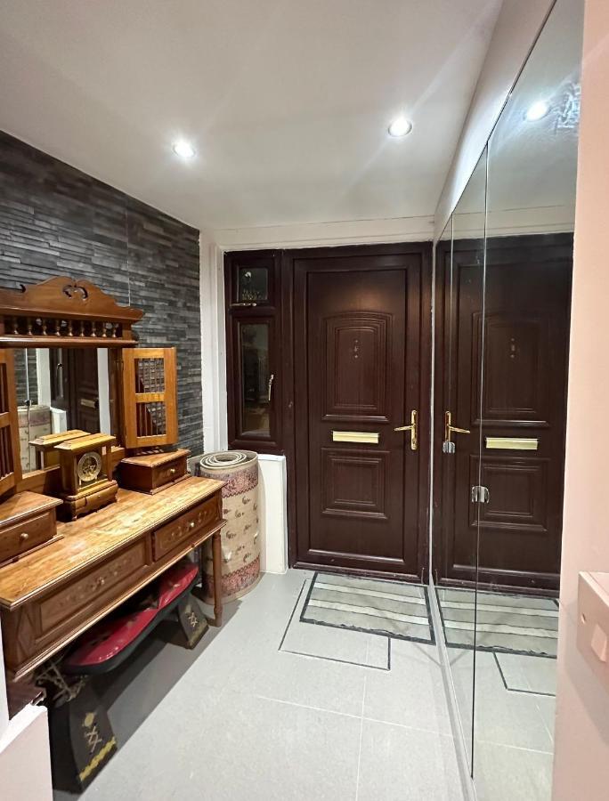 Retreat To A Stylish Ensuite In Londres Extérieur photo